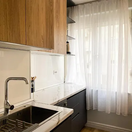 아파트 Centrally Located Glamorous Bright Near Bazaar 티라나