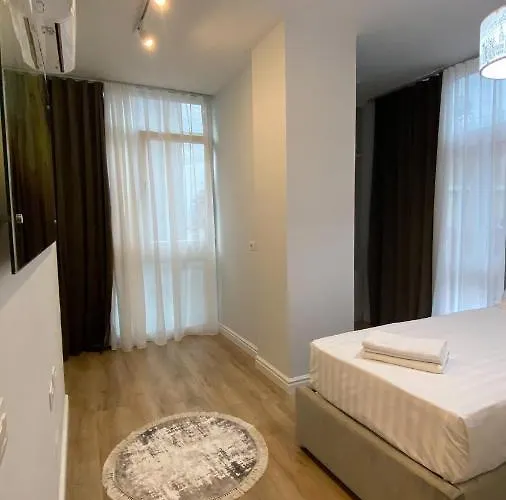 Appartamento Centrally Located Glamorous Bright Near Bazaar Tirana