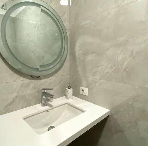 Appartamento Centrally Located Glamorous Bright Near Bazaar Tirana