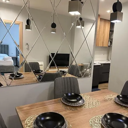 Apartment Centrally Located Glamorous Bright Near Bazaar Tirana