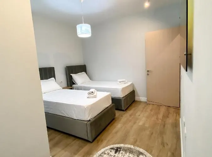 Centrally Located Glamorous Bright Near Bazaar Διαμέρισμα *